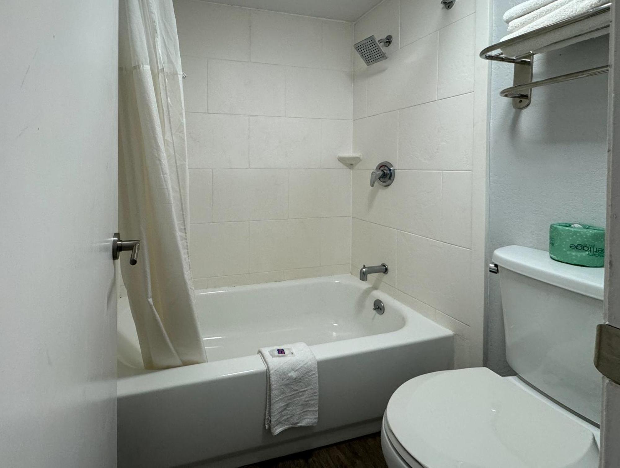 Motel 6 Huntsville Al University Dr. מראה חיצוני תמונה