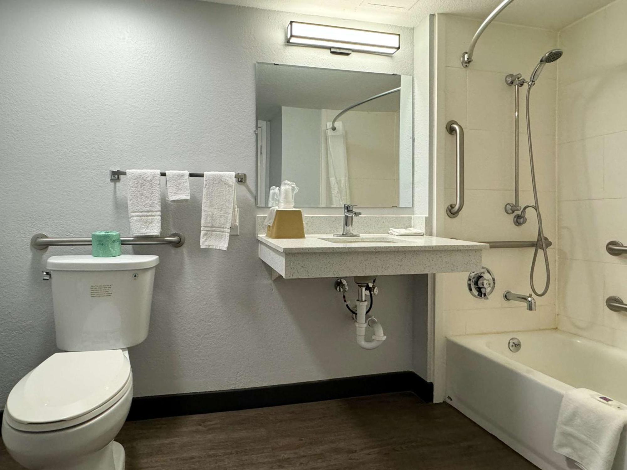 Motel 6 Huntsville Al University Dr. מראה חיצוני תמונה