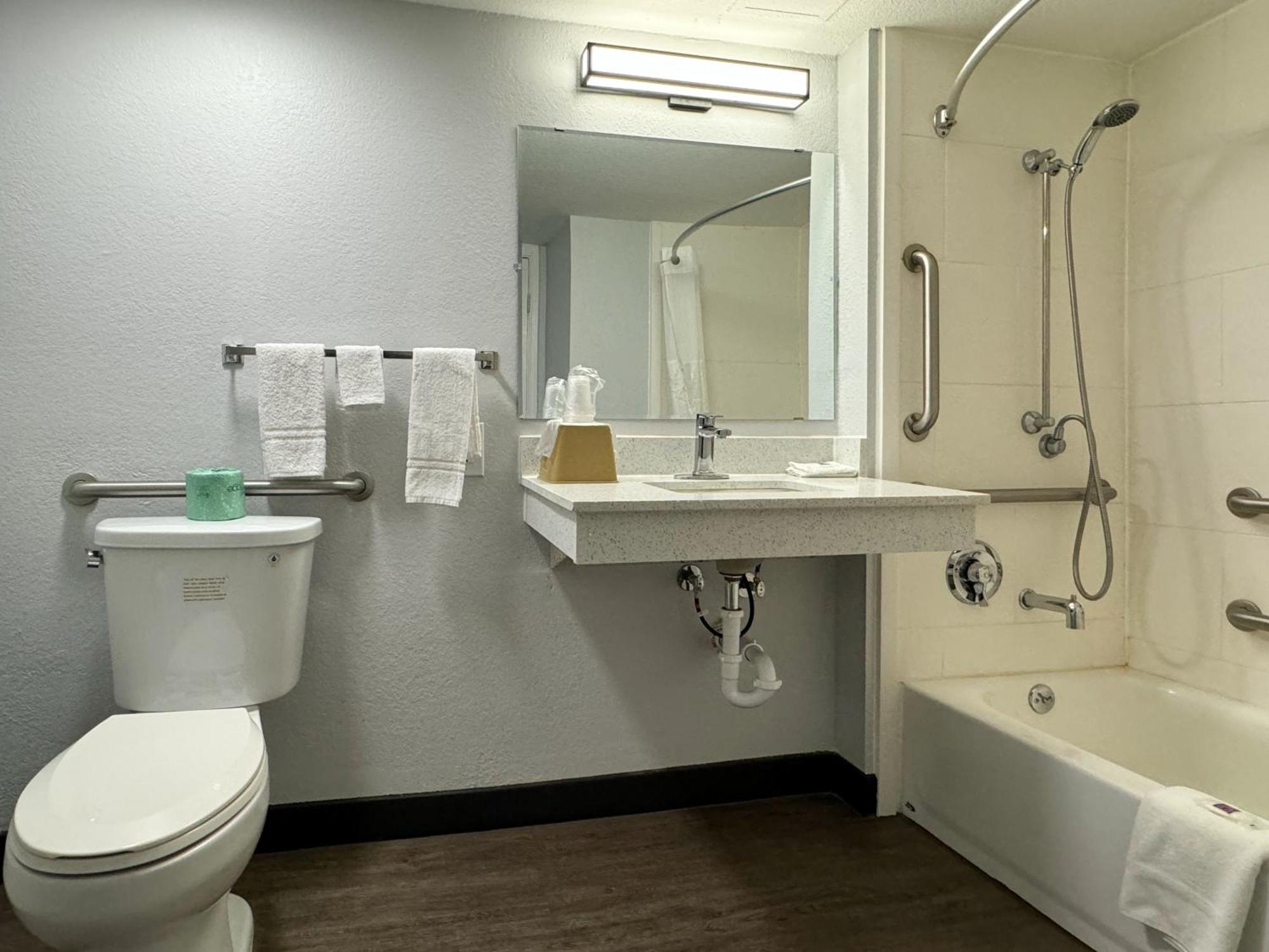 Motel 6 Huntsville Al University Dr. מראה חיצוני תמונה