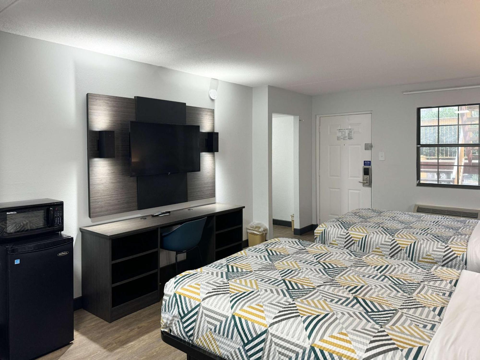 Motel 6 Huntsville Al University Dr. מראה חיצוני תמונה
