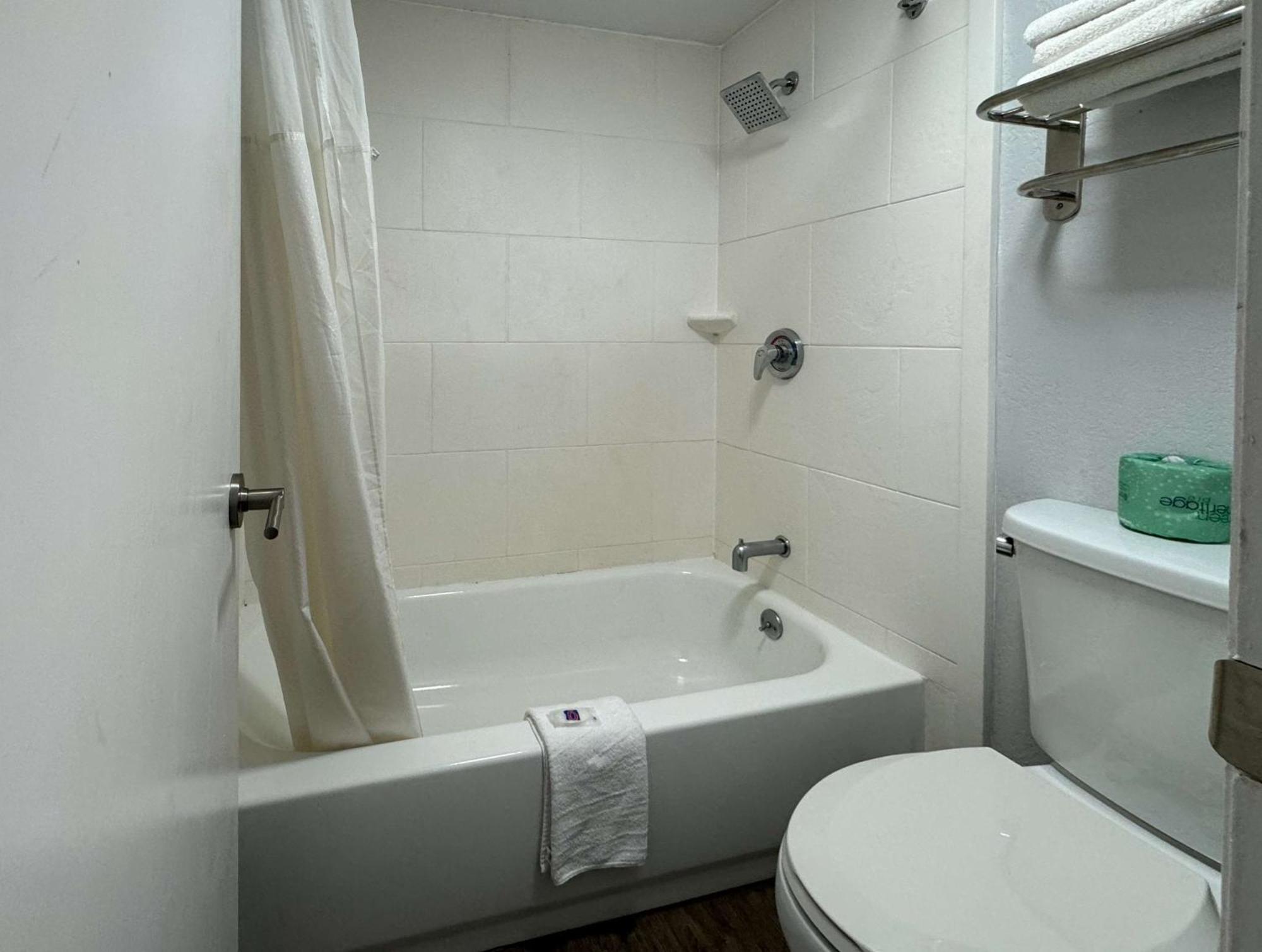 Motel 6 Huntsville Al University Dr. מראה חיצוני תמונה