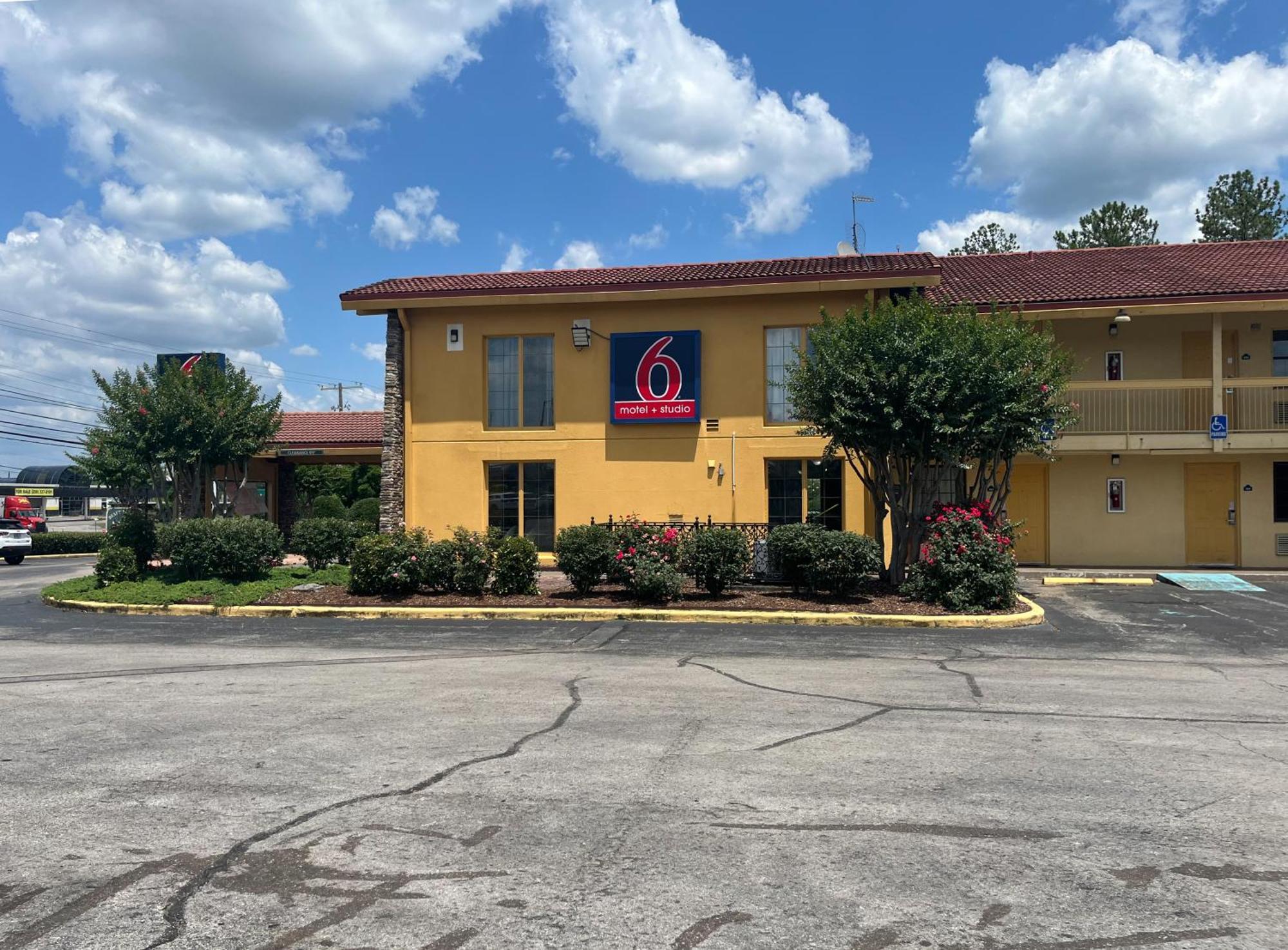 Motel 6 Huntsville Al University Dr. מראה חיצוני תמונה